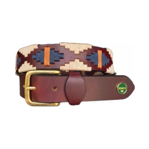 Roodbruin leer met messing gesp voor deze polo riem. Waxgarens in beige, donkerblauw en middenbruin.