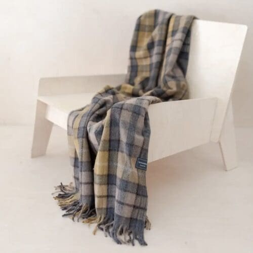 omslagdoek in naturel kleuren