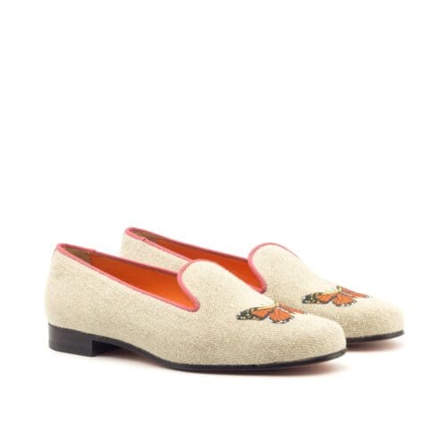 Naturel linnen slippers met geborduurde vlinder