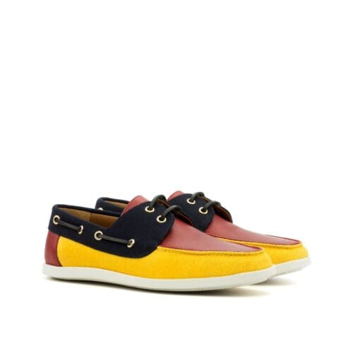 bootschoen in rood leer gecombineerd met mosterd kleur linnen en navy flanel