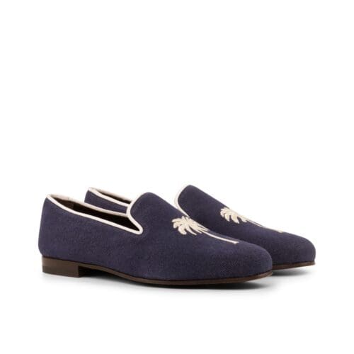 Donkerblauw linnen met geborduurde neus voor deze Prince Albert Slipper