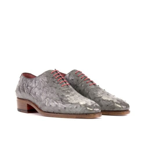Grijze struisvogelleer Somerville whole cut schoenen met cuban heel.