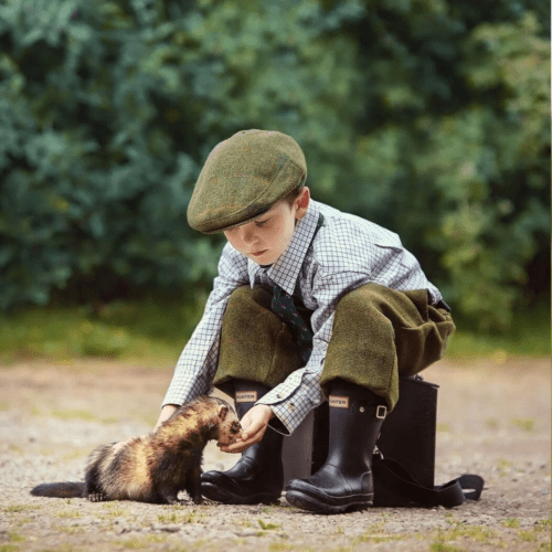 kind met Tattersall hemd in tweed broek